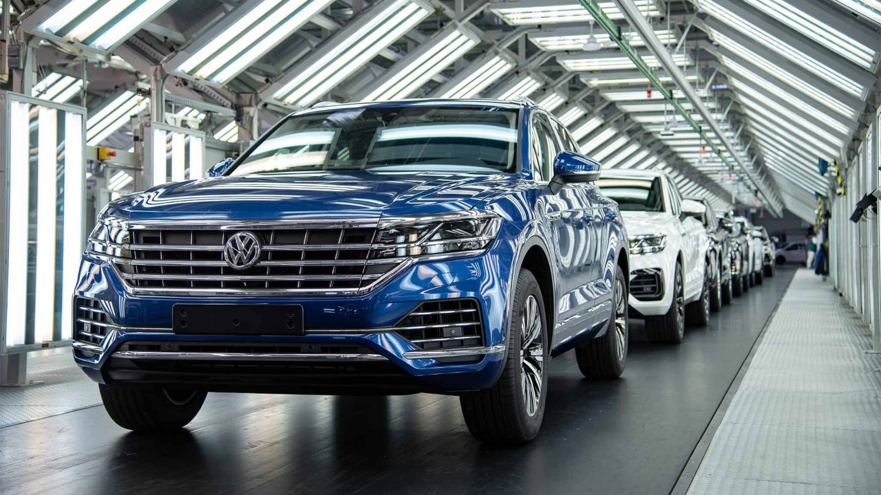 Работник на автомобильном производстве Volkswagen — 2